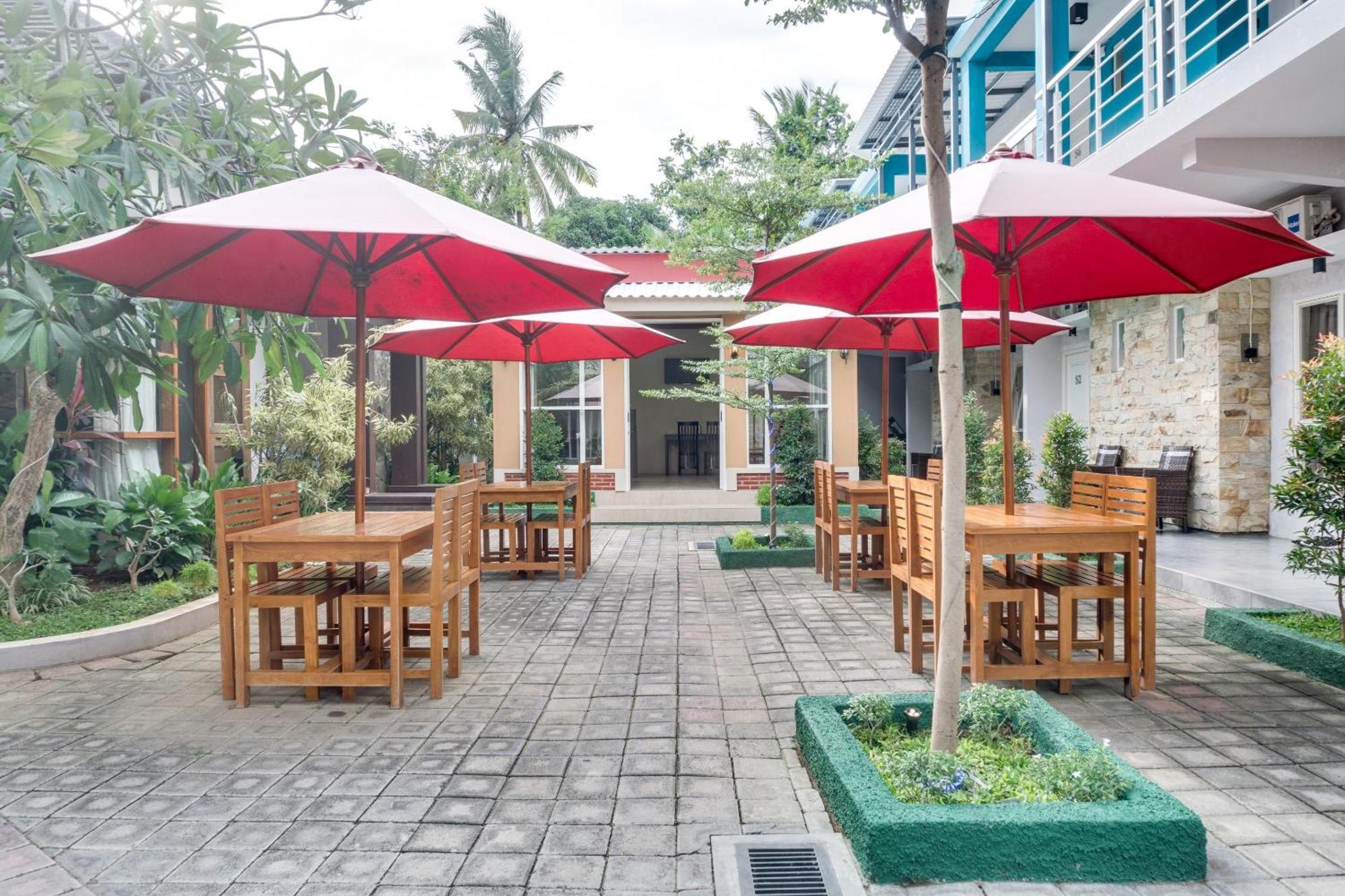 Super Oyo 1579 Kate'El Inn Banyuwangi  Extérieur photo