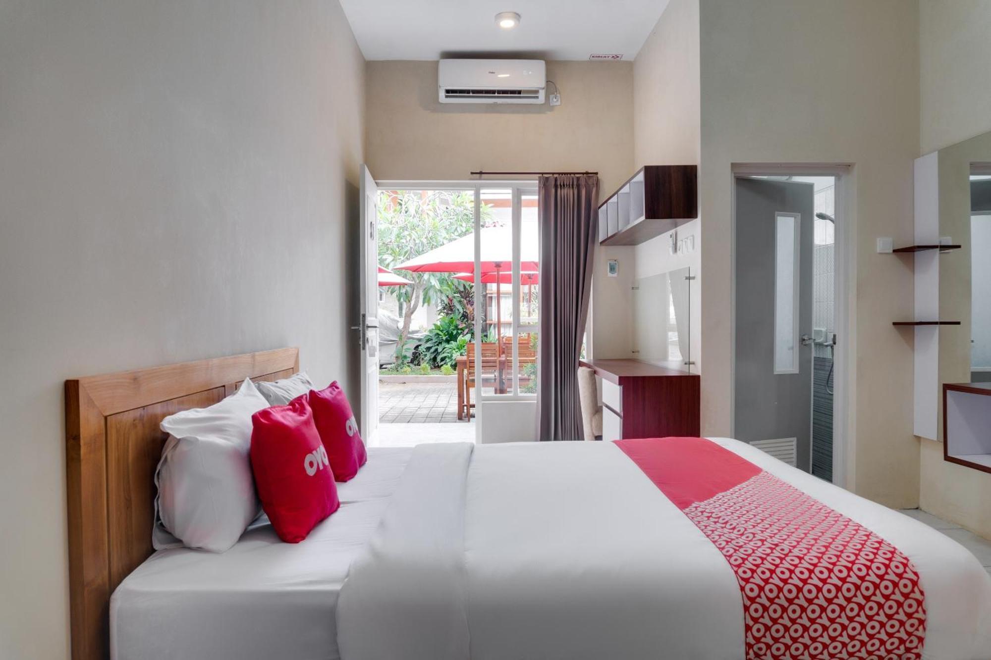 Super Oyo 1579 Kate'El Inn Banyuwangi  Extérieur photo