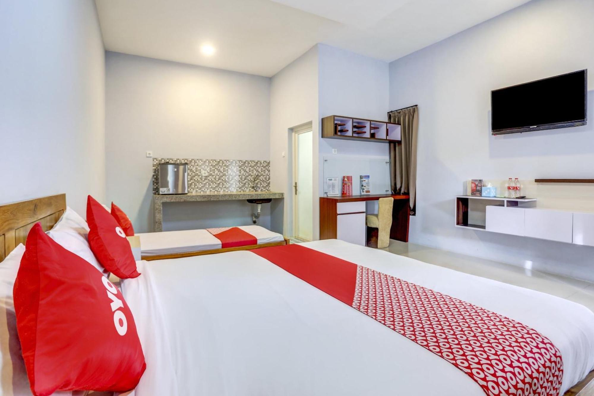 Super Oyo 1579 Kate'El Inn Banyuwangi  Extérieur photo