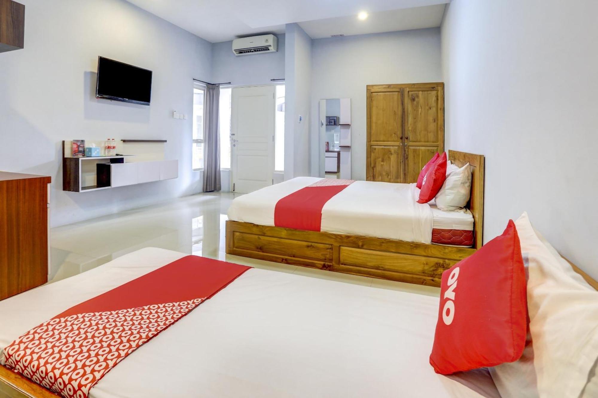 Super Oyo 1579 Kate'El Inn Banyuwangi  Extérieur photo